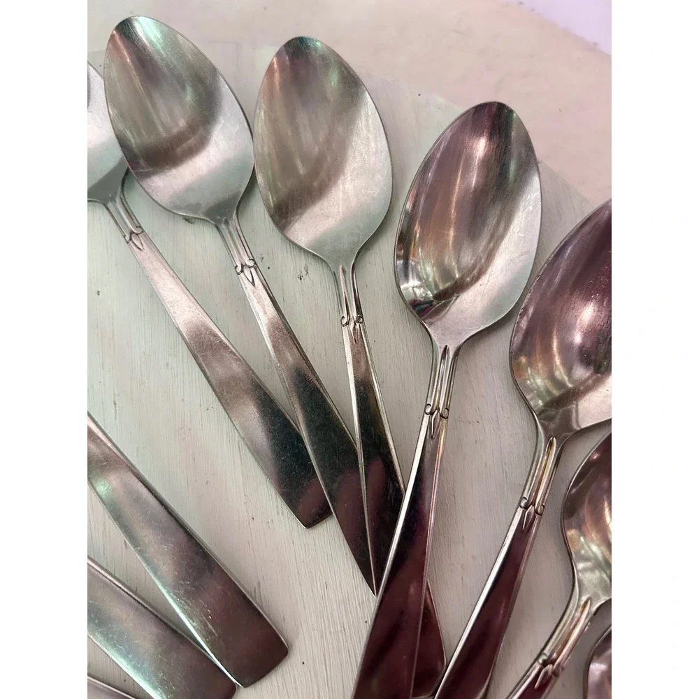 Oneidacraft Deluxe Stainless Lasting Rose Flatware Set 15 Pieces Spoons Forks